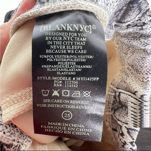 RARE! NWT FPxBNYC snakeskin suede leather pants
Size 25 - Picture 5 of 7